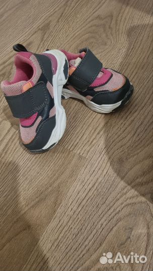 Кроссовки детские to