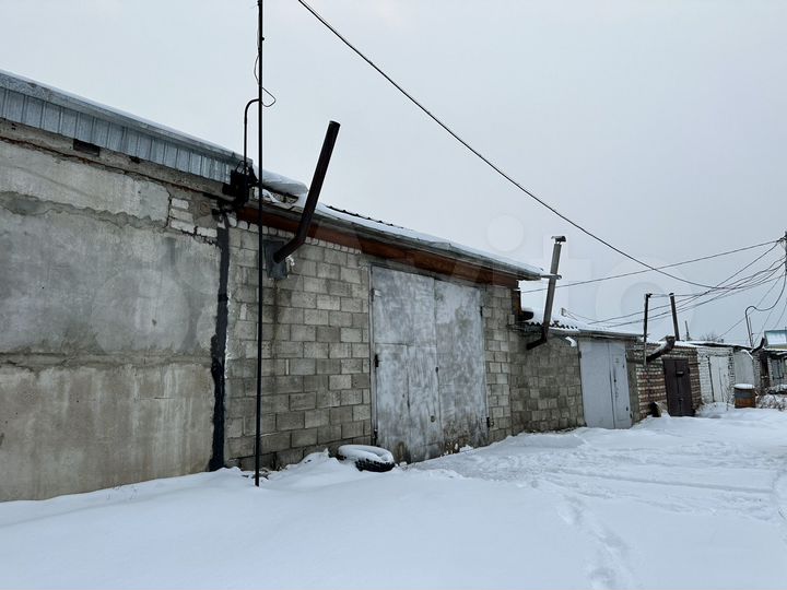 Гараж, > 30 м²