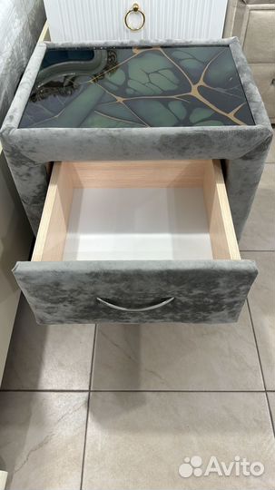 Тумба прикроватная