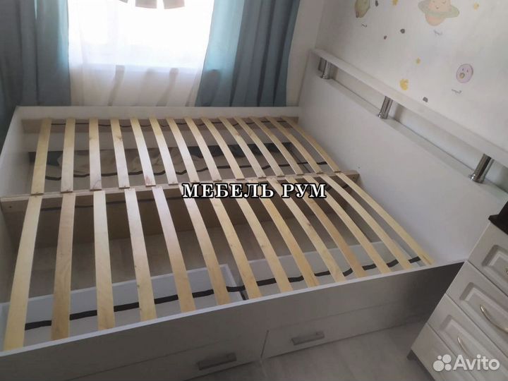 Kpoвaть двухспальнaя с матраcом