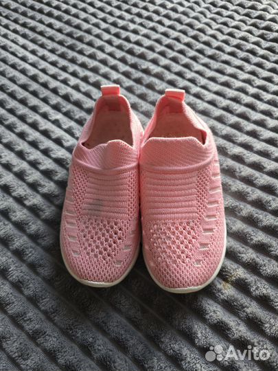 Детские кроссовки