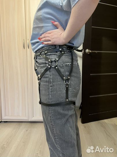 Гартер на бедра из кожи