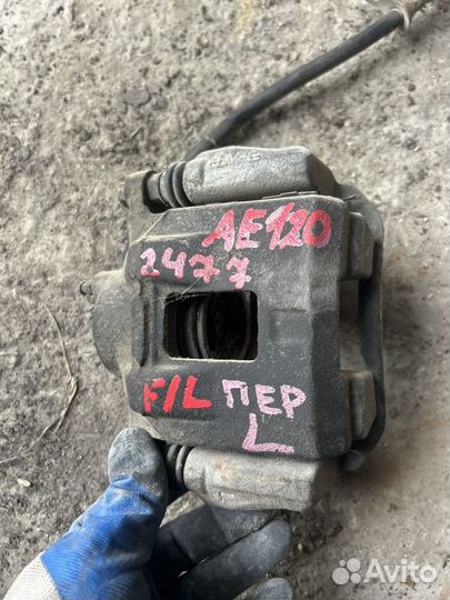 Левый тормозной суппорт corolla 120