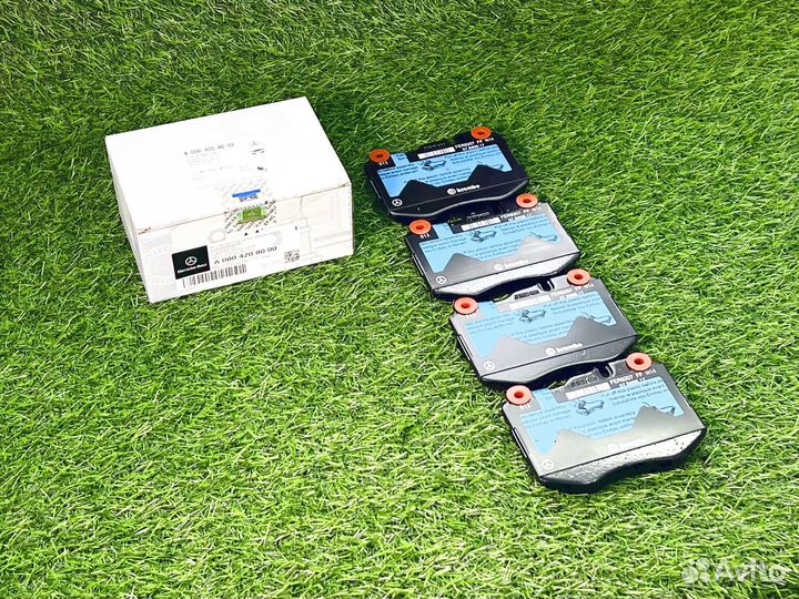 Тормозные колодки Mercedes A0004208000