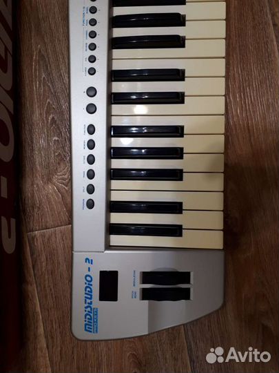 Миди клавиатура Miditech Midistudio 2