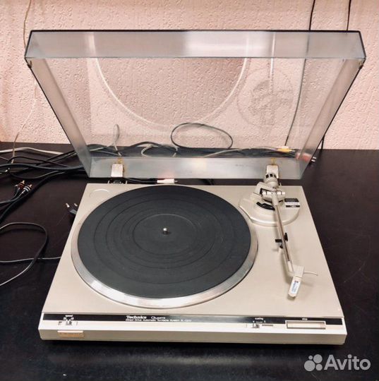 Проигрыватель винила Technics SL-Q 210