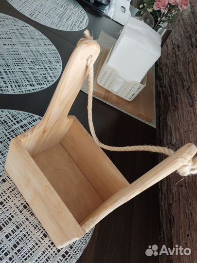 Подставка для цветов деревянная