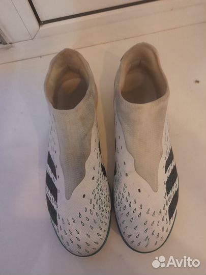 Футбольные бутсы adidas predator