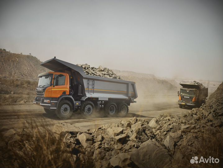 Водитель самосвала