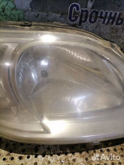 Фара передняя правая Renault Logan