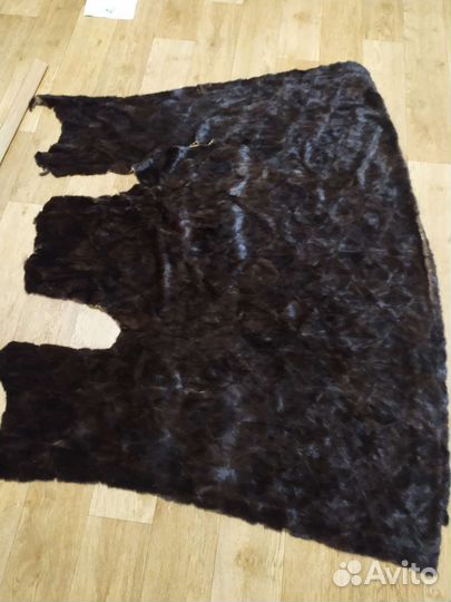 Шкурки норки, песца, сернобурки