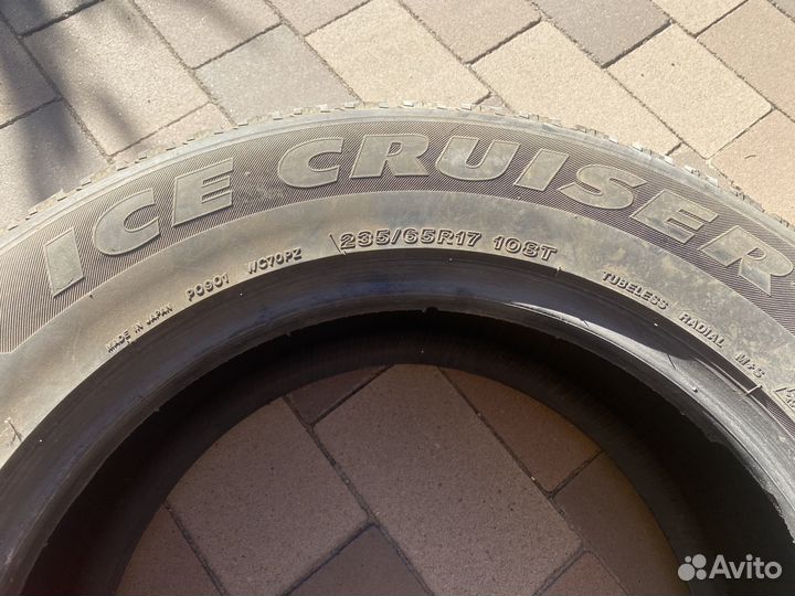 Bridgestone Ice Cruiser 7000 235/65 R17