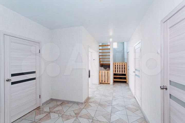 Коттедж 174 м² на участке 11 сот.