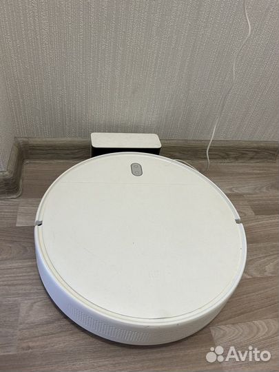 Mi Robot Vacuum-Mop Essential (моющий)