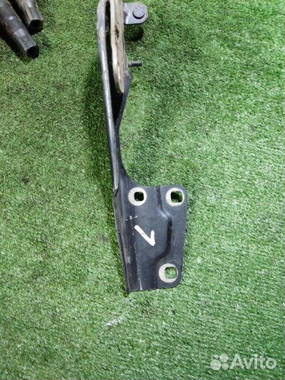 Петля капота левая Renault Megane 3