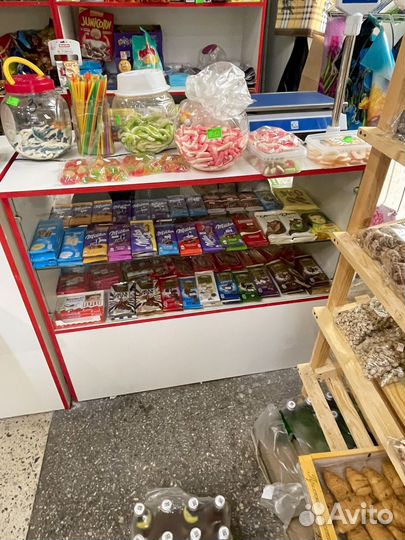 Витрина деревянная