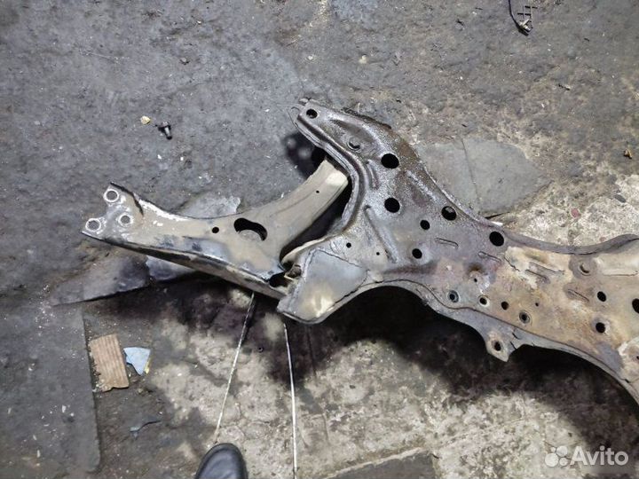 Подрамник Geely Emgrand Ec7