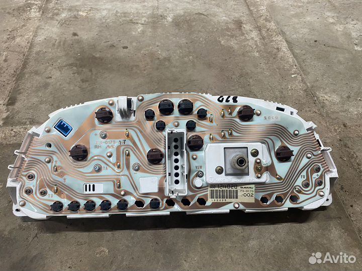 Приборная панель subaru impreza gc8