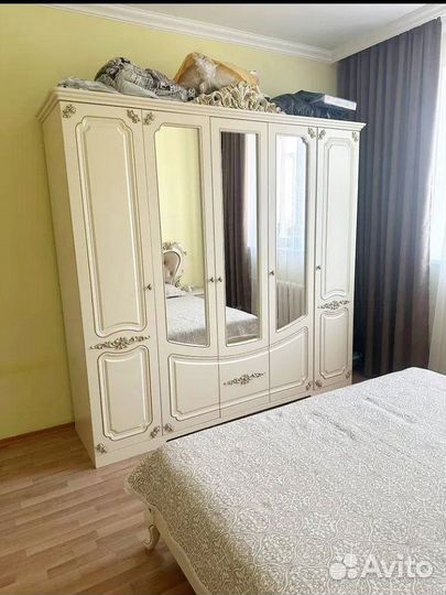 Спальный гарнитур