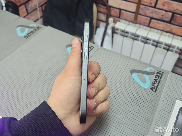 iPhone 15 Pro, 128 ГБ