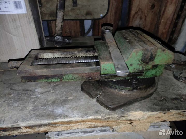 Тиски станочные поворотные СССР 116 см