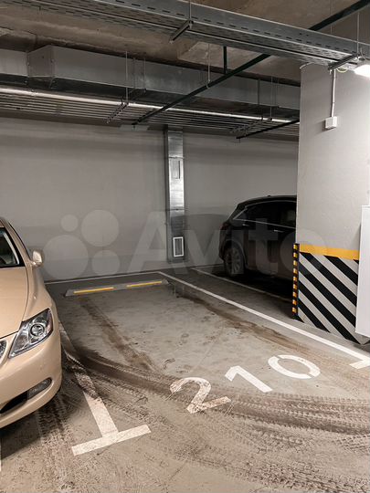 Машиноместо, 14 м²