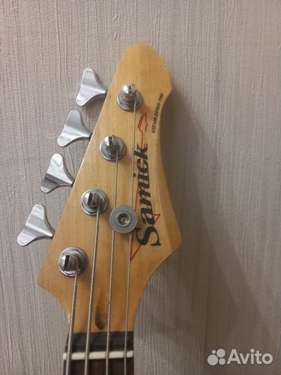 Бас гитара samick