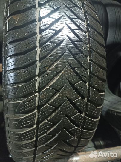 Goodyear Eagle Ultra Grip GW-3 215/55 R16