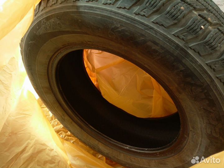 Kumho I'Zen KW22 215/65 R16