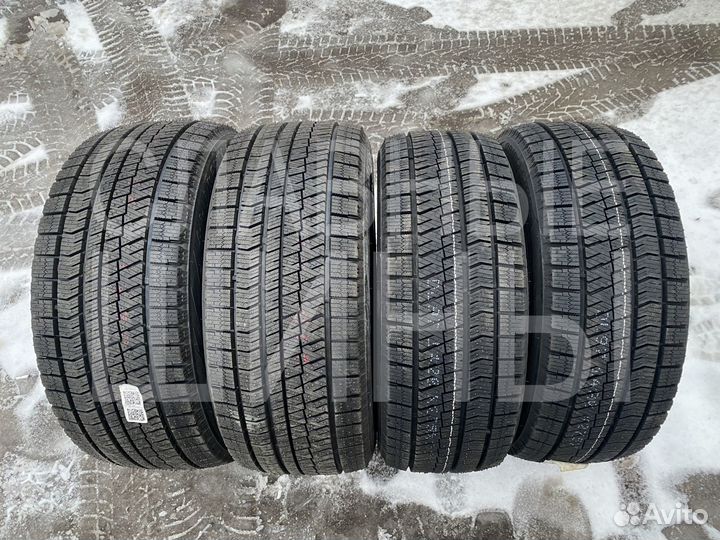 Bridgestone Blizzak Ice 255/40 R19 96S