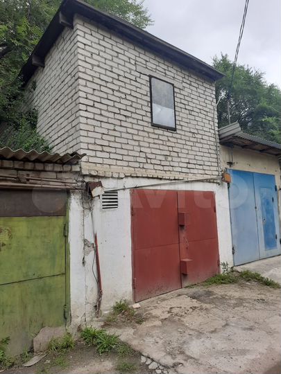 Гараж, > 30 м²