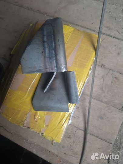 Кронштейн крепления продольной тяги УАЗ патоиот