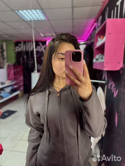 Женский костюм