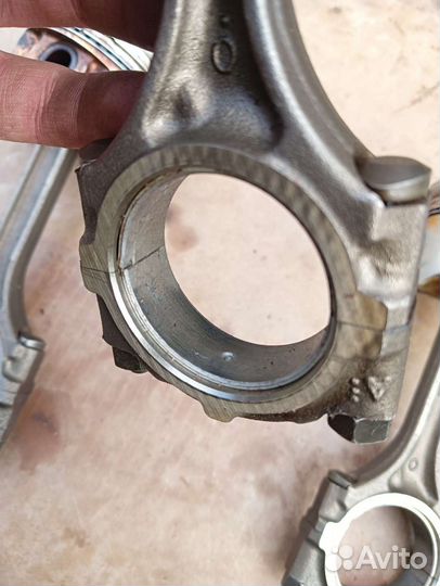 Поршни на Митцубиси Лансер 9 с1.3 и 1.6