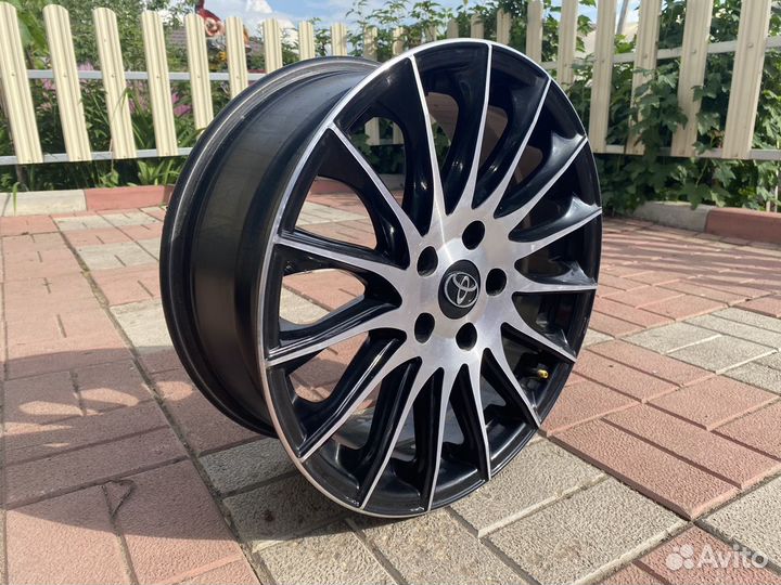 Диски литые R17 5-114.3 60.1