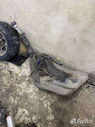 Бензобак в сборе volvo 850 2.4