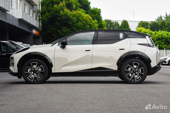 Zeekr X 428 л.с. AT, 1 км