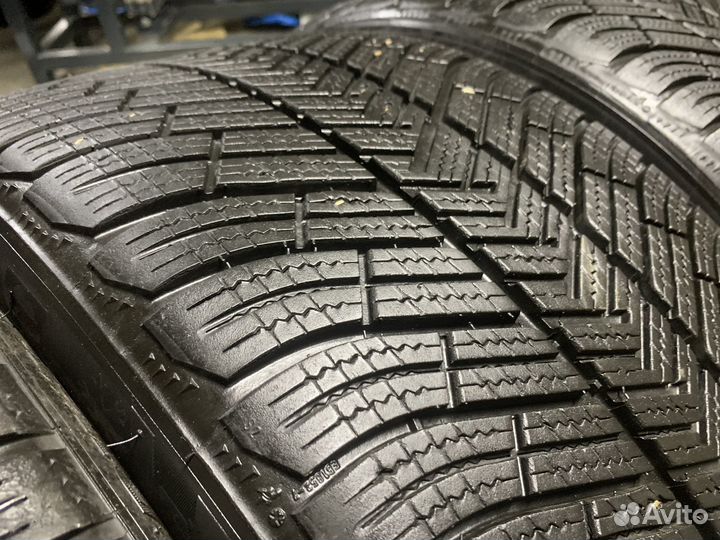 Michelin Pilot Alpin PA4 265/40 R19 и 295/35 R19 V