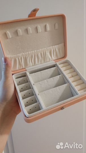 Шкатулка для ювелирных украшений