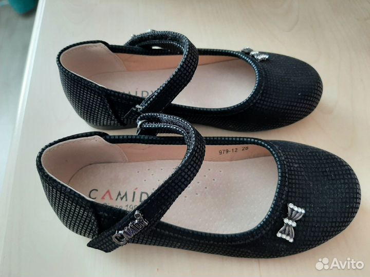Туфли для девочки 28 размер новые
