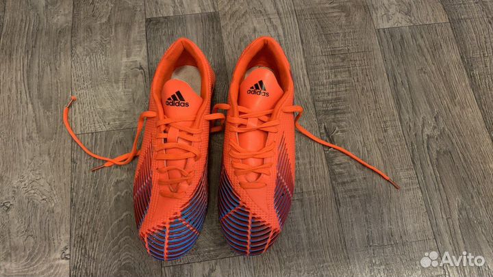 Футбольные бутсы adidas предатор 39 р(24,5см)