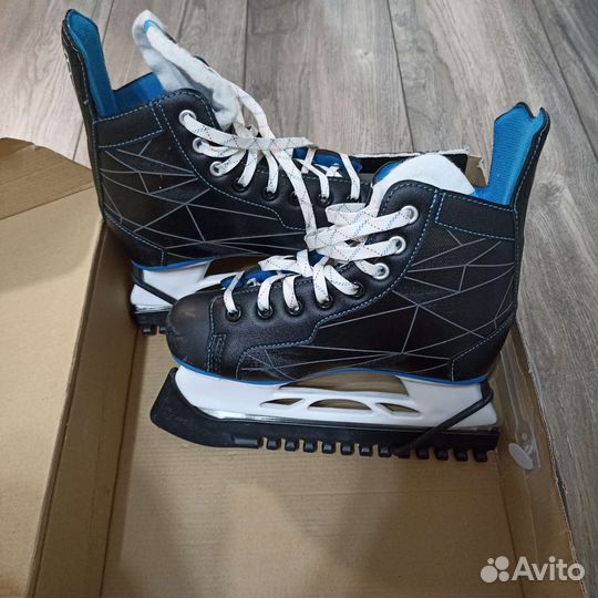 Коньки хоккейные