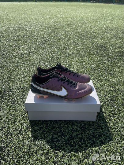 Футбольные бутсы Nike Tiempo