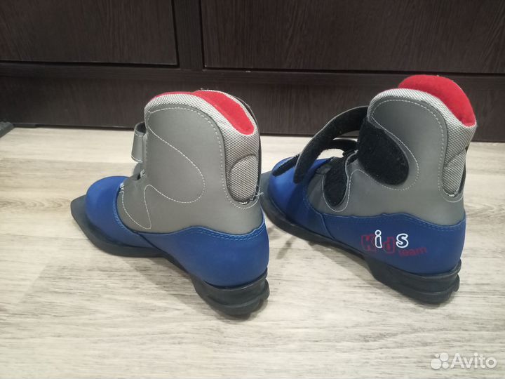 Лыжные ботинки 32 размер