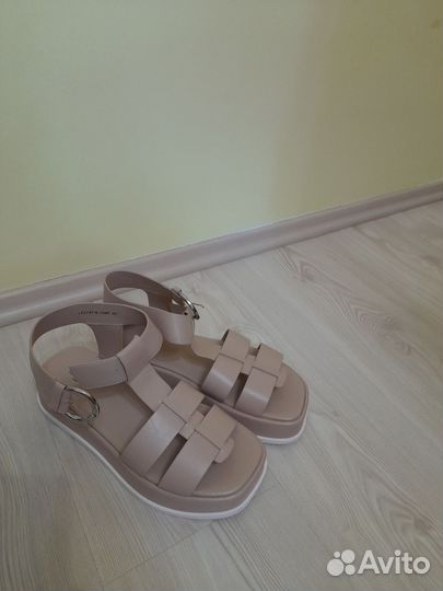 Сандалии Tendance