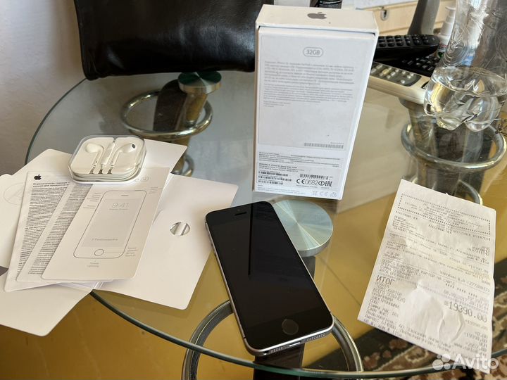 iPhone SE, 32 ГБ