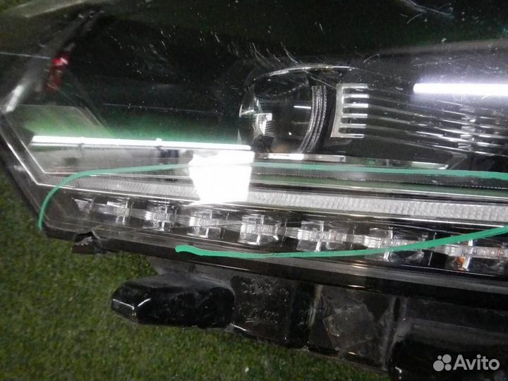 Фара левая Volkswagen Passat