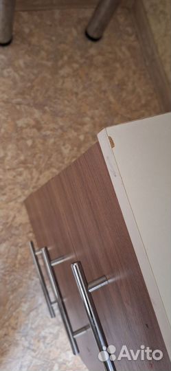 Маникюрный стол