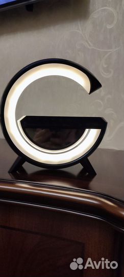 Колонка с беспроводной зарядкой и с подсветкой