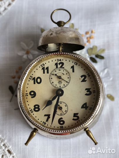 Будильник Junghans